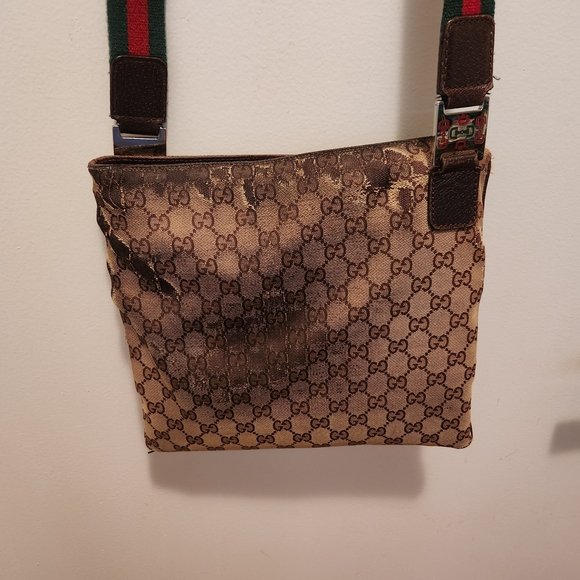 Vintage Authentic Gucci GG Supreme Messenger Bag - Picture 5 of 8